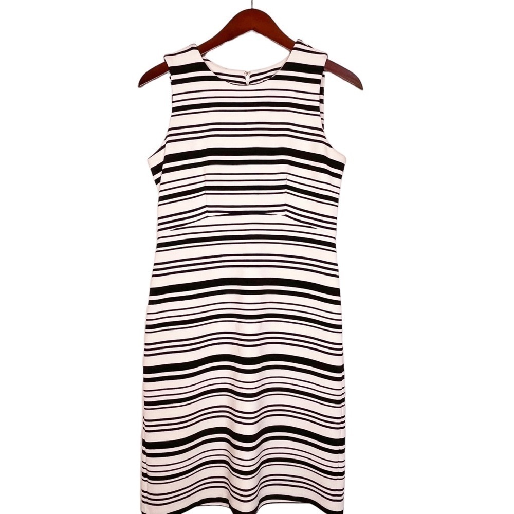 ANN TAYLOR Factory Striped A Line Sleeveless Dress Size 4 in Black and White